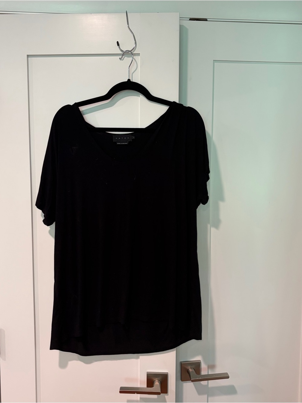 Hatch Black Short Sleeve Scoop Neck Women's Maternity T - fits like a large